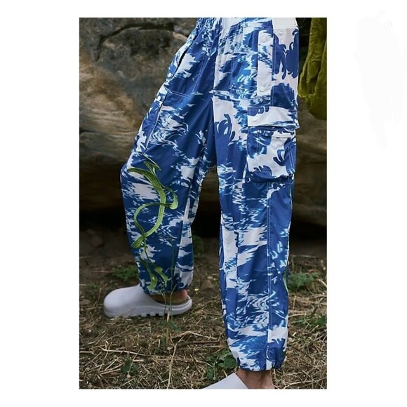 FP Movement Free People Color Burst Hike Pants Medium Chrissy Floral Wave Combo - Picture 1 of 12